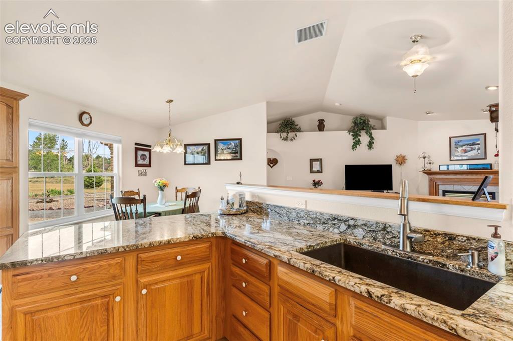 Image 13 of 48: Kitchen