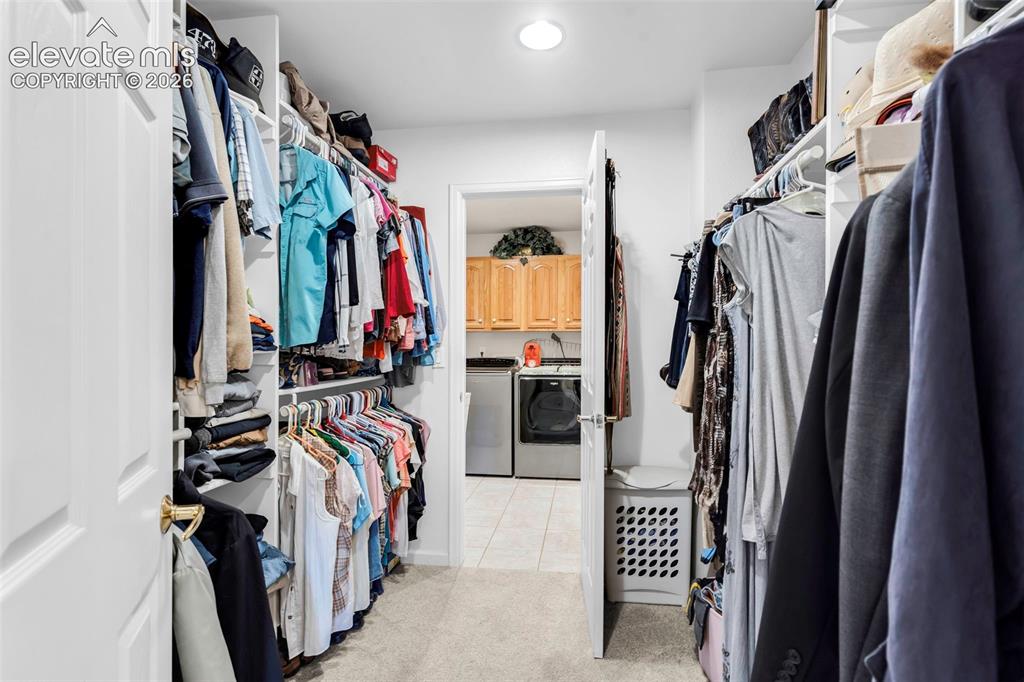 Image 21 of 48: Closet