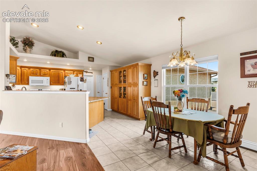 Image 8 of 48: Dining Area