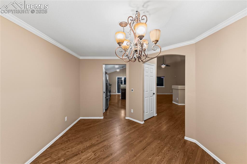 Image 9 of 40: Dining Area