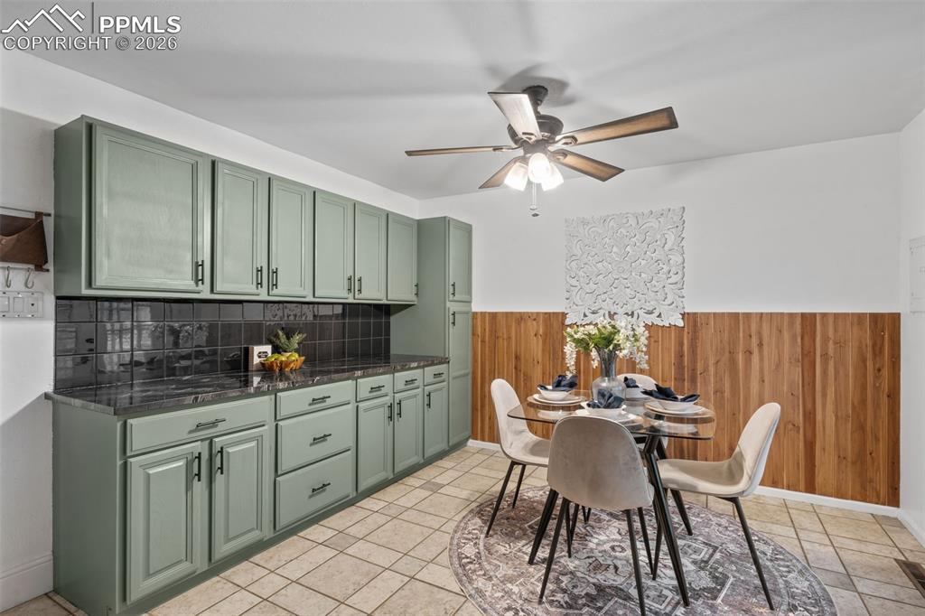 Image 14 of 48: Kitchen