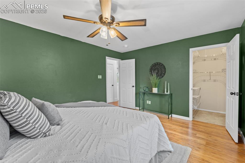 Image 19 of 48: Master Bedroom