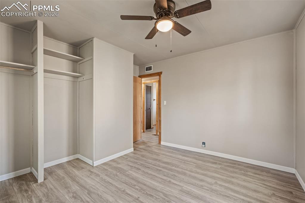 Image 21 of 49: Bedroom