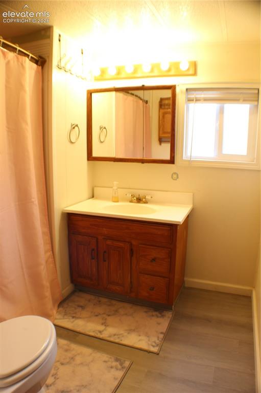 Image 7 of 21: Bathroom