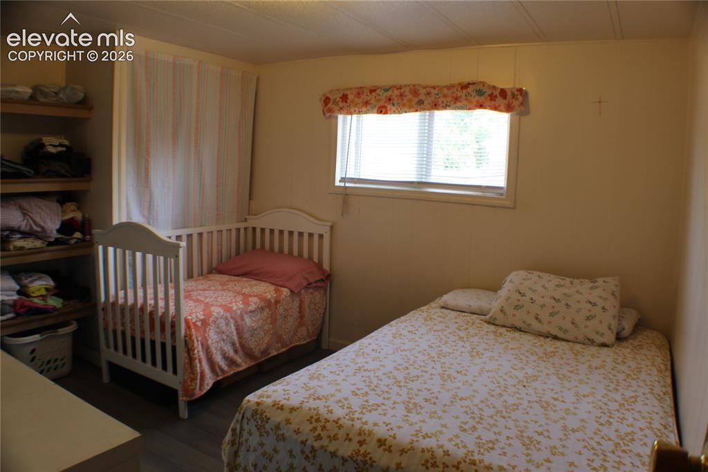 Image 9 of 21: Bedroom