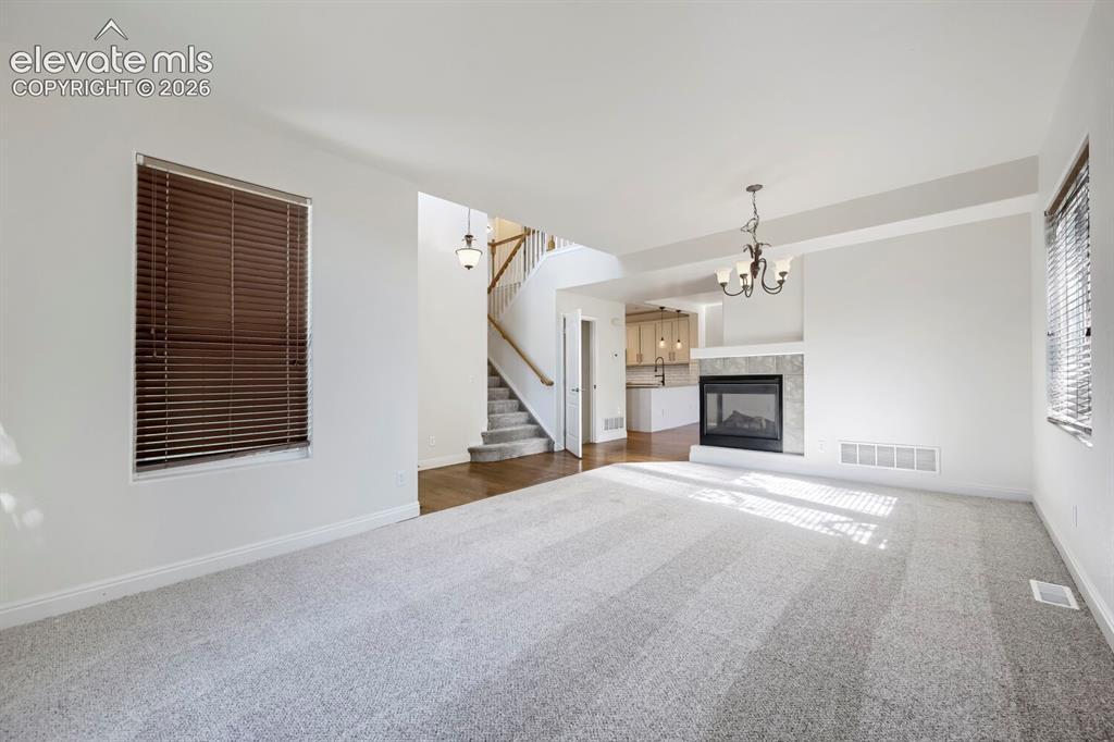 Image 9 of 31: Dining Area