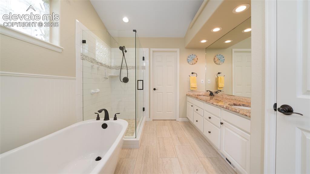 Image 15 of 42: Bathroom
