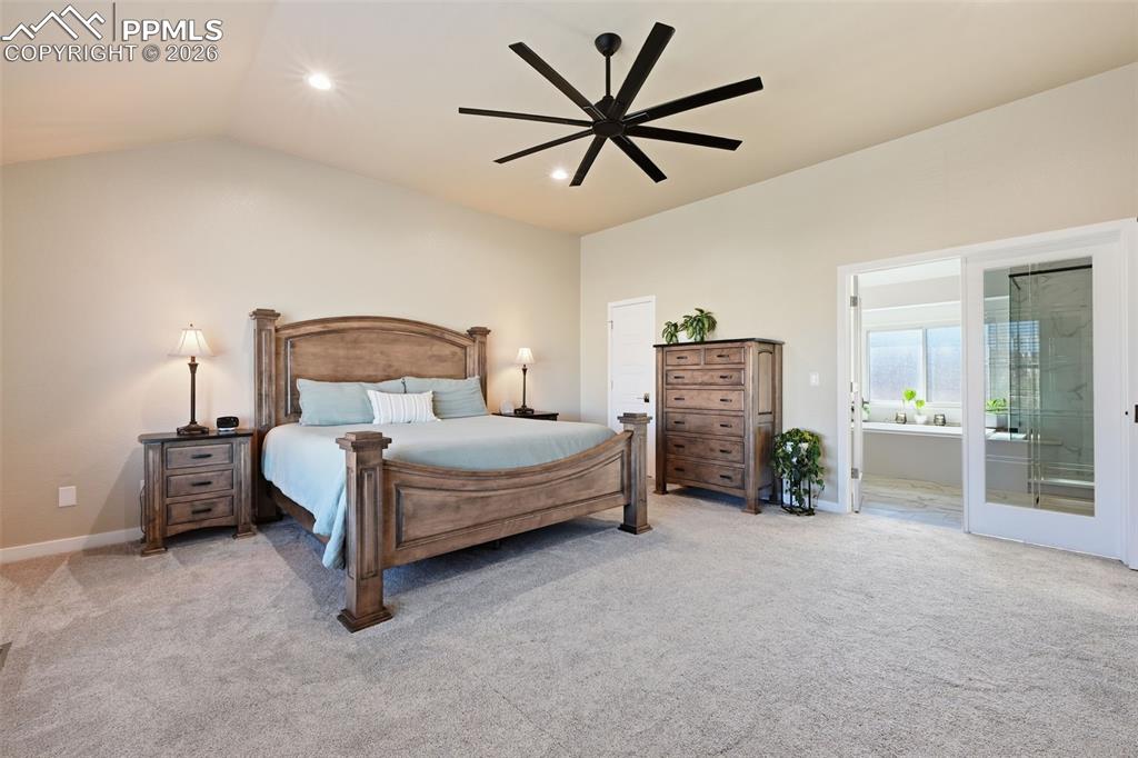 Image 28 of 44: Bedroom