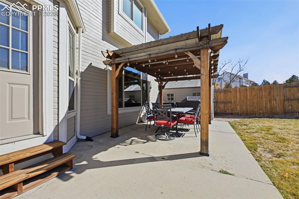 Image 41 of 44: Patio