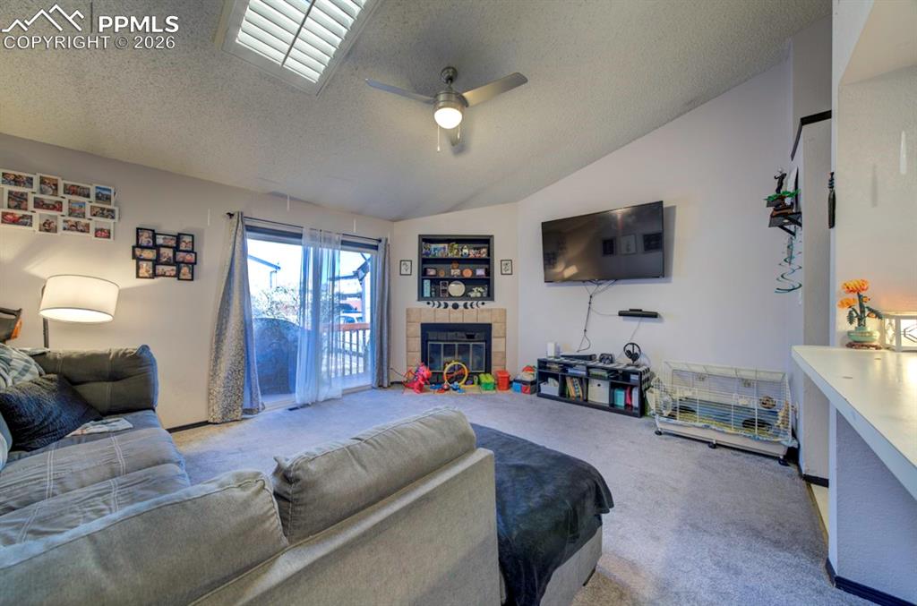 Image 18 of 50: Living Room