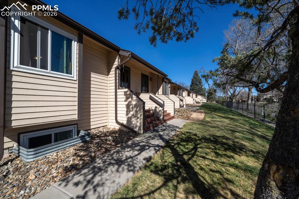 Image 3 of 50: Side of Structure