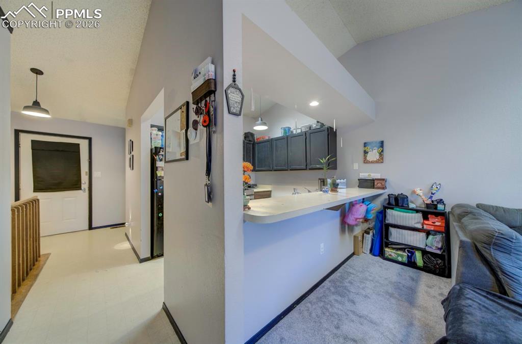 Image 33 of 50: Kitchen