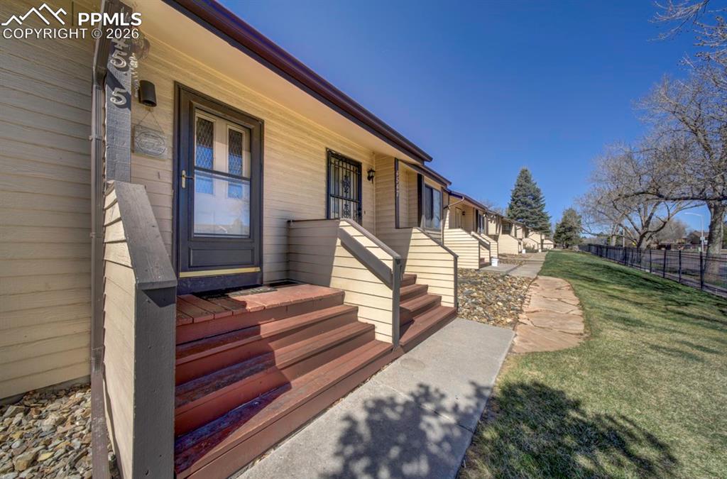 Image 48 of 50: Entry