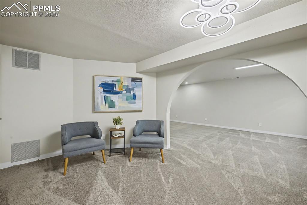 Image 20 of 41: Sitting Room