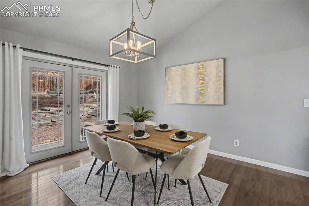 Image 6 of 41: Dining Area