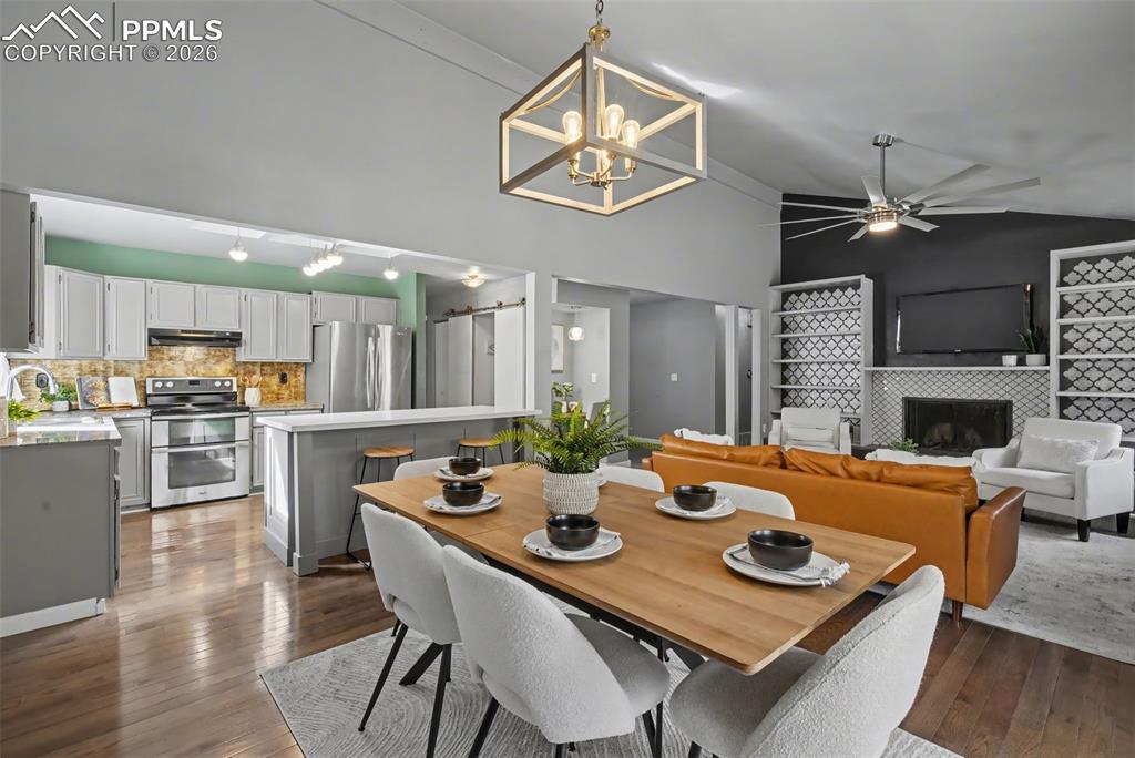 Image 8 of 41: Dining Area