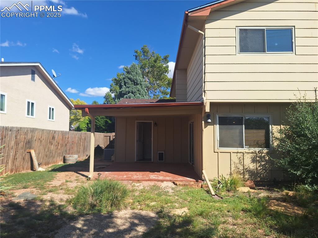 Image 14 of 28: Back of Structure