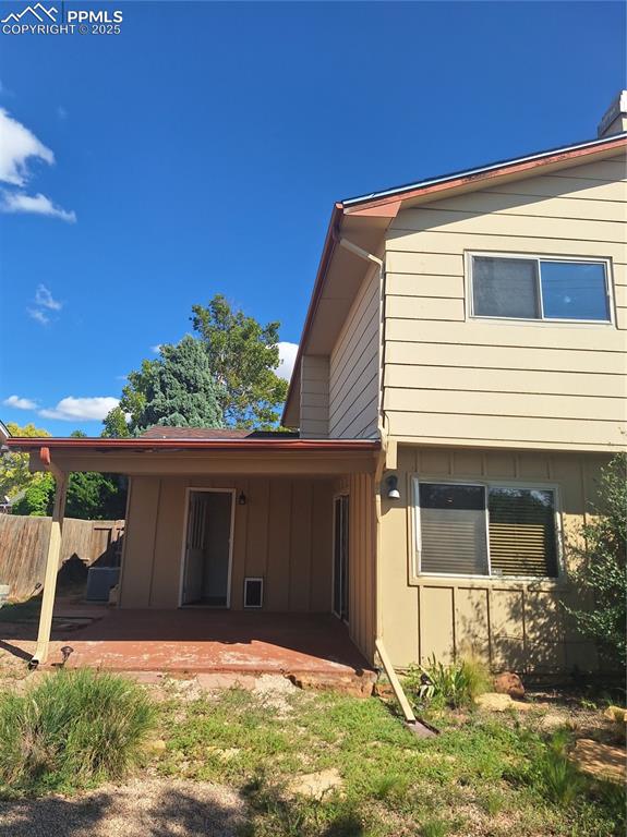 Image 15 of 28: Back of Structure