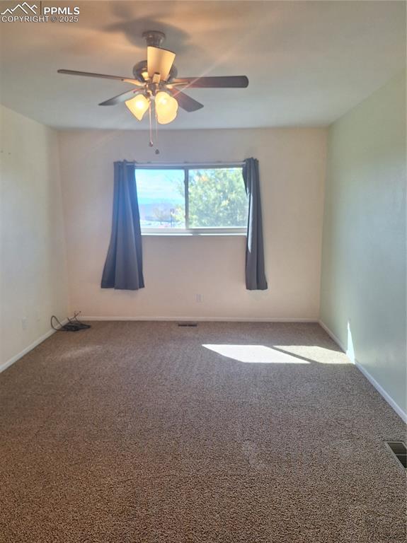 Image 25 of 28: Bedroom