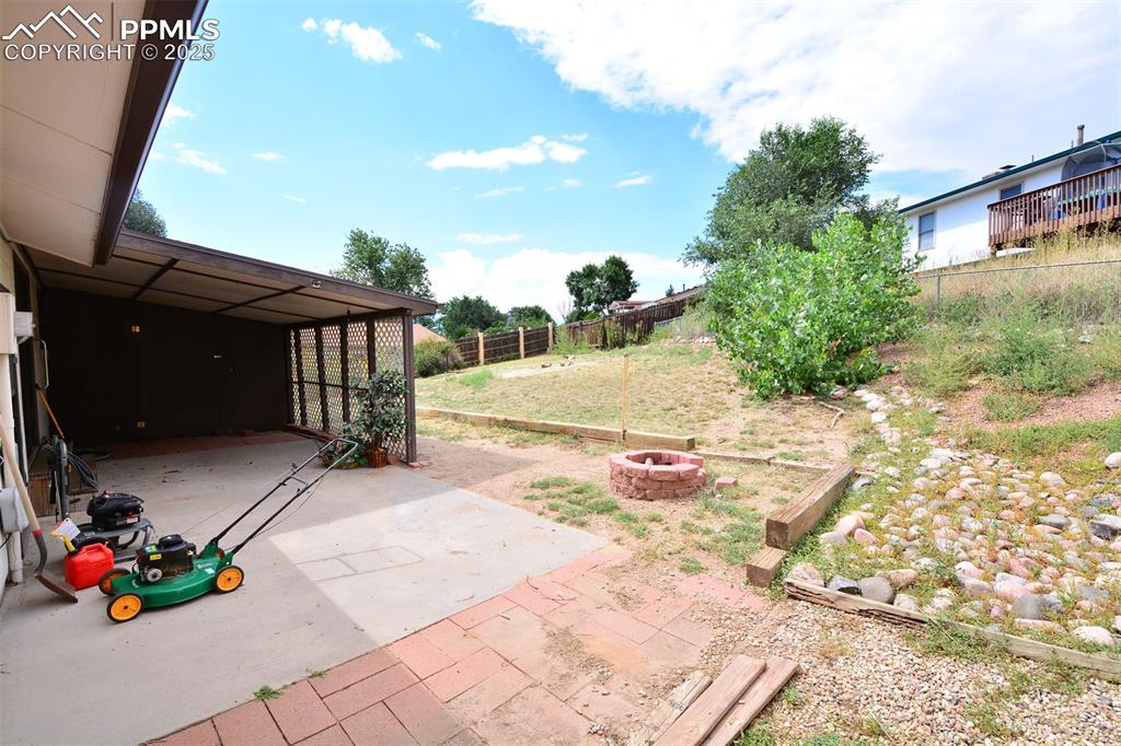 Image 24 of 31: Patio