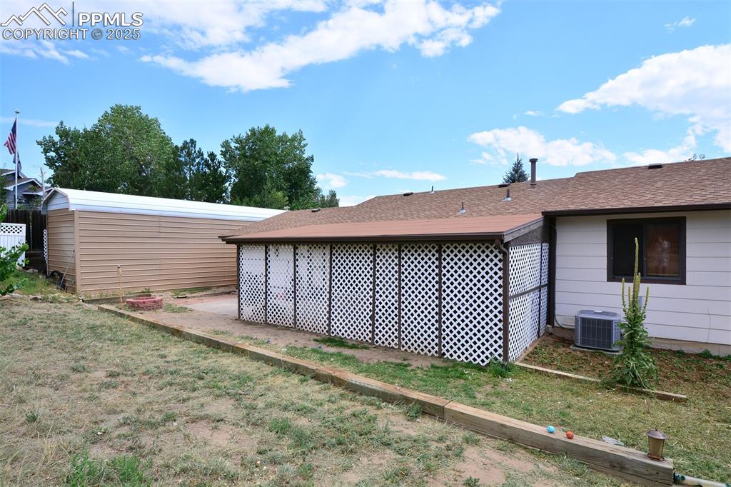 Image 30 of 31: Back of Structure