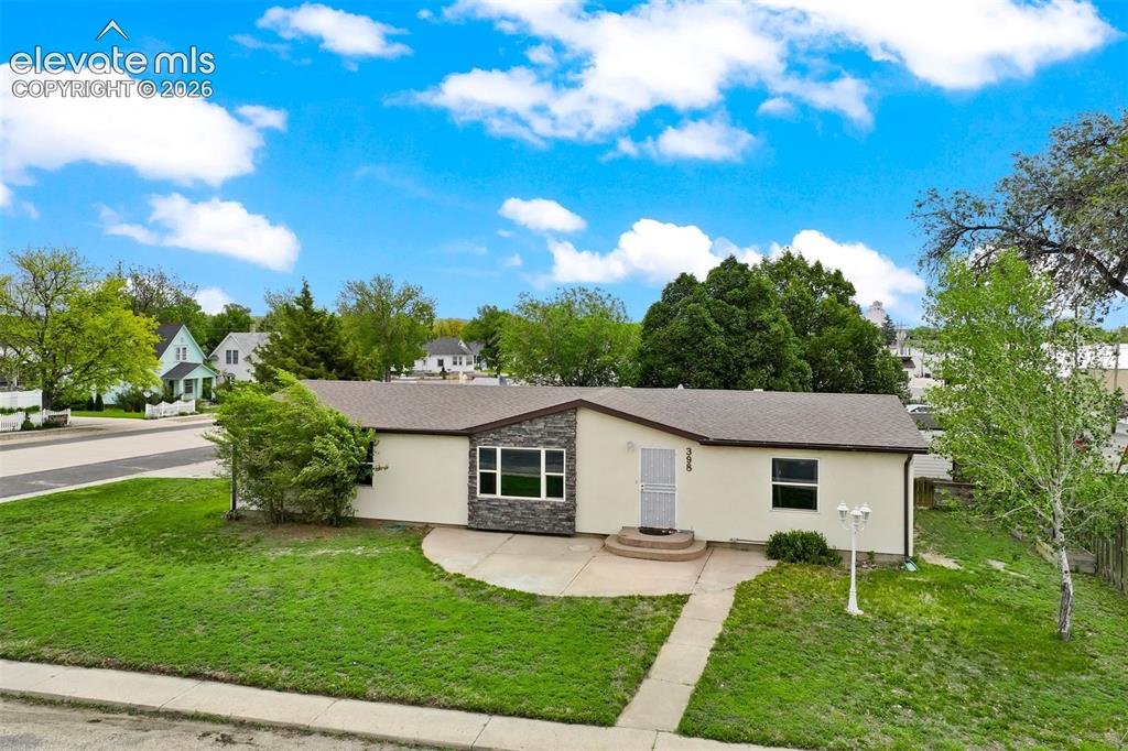 Image 1 of 50: Large corner lot location.