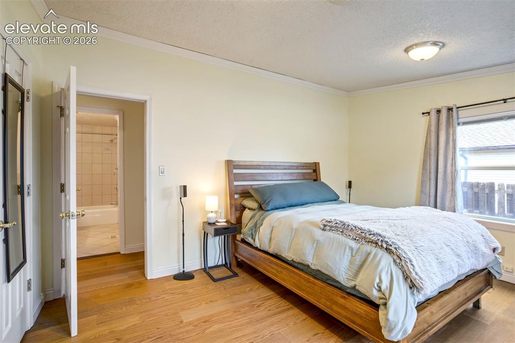 Image 21 of 50: Warm tones, spacious closet.