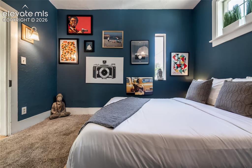 Image 18 of 31: Bedroom