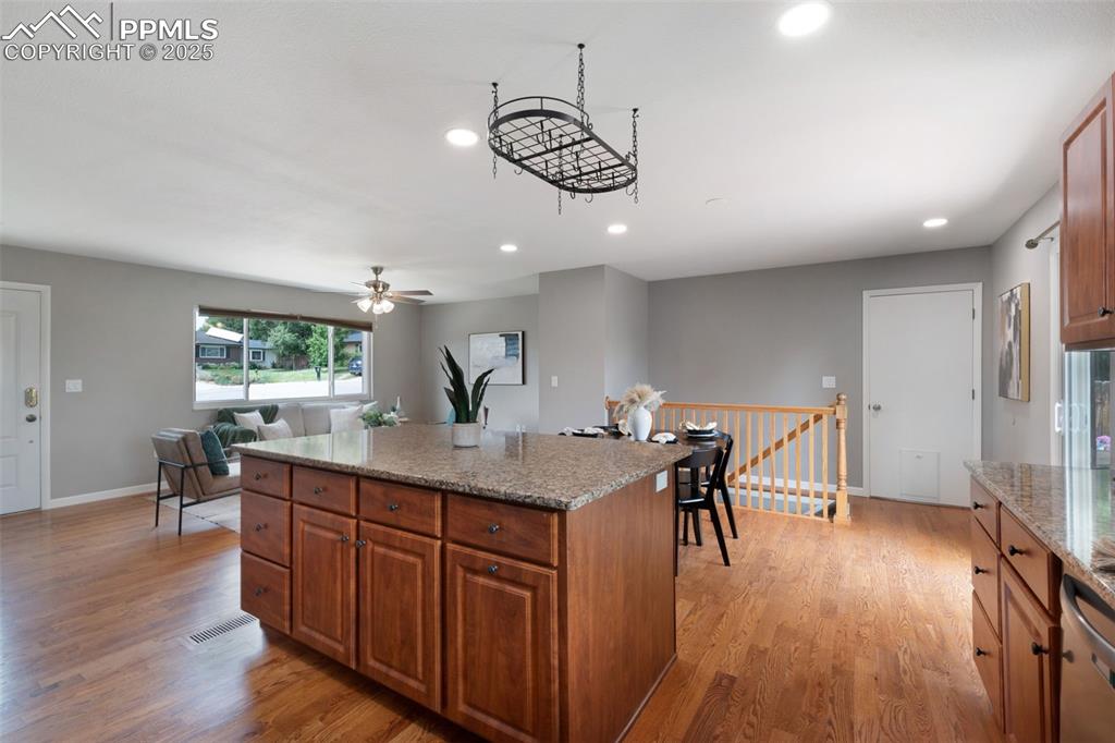Image 11 of 40: Kitchen