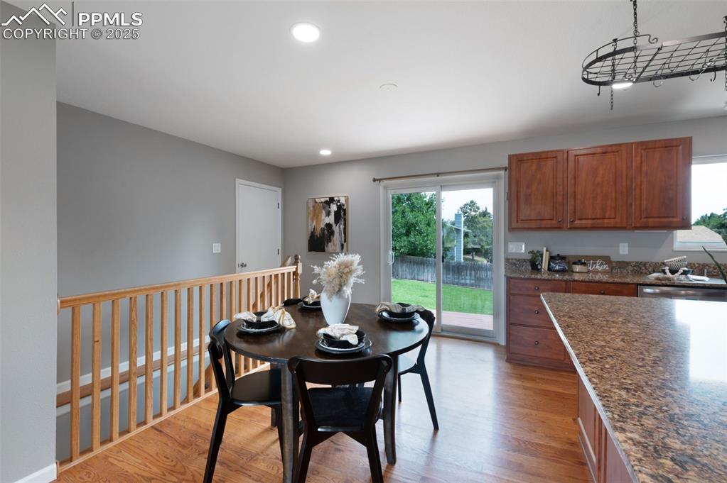 Image 13 of 40: Dining Area