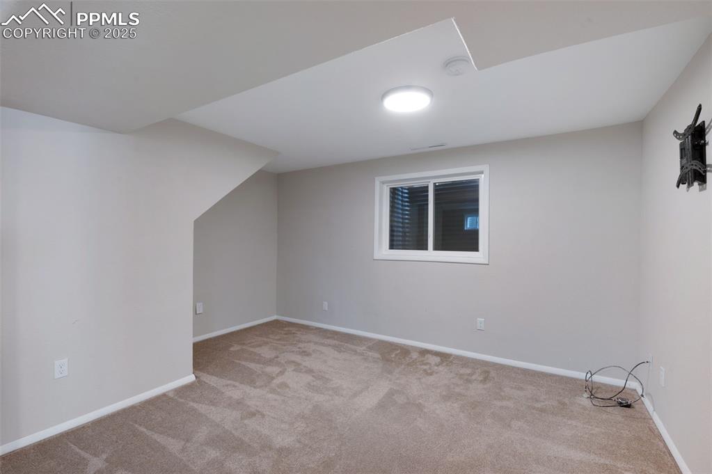 Image 25 of 40: Bonus Room