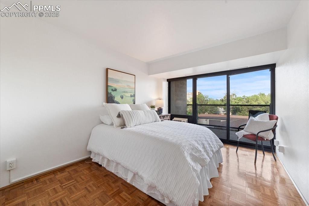 Image 12 of 31: Bedroom