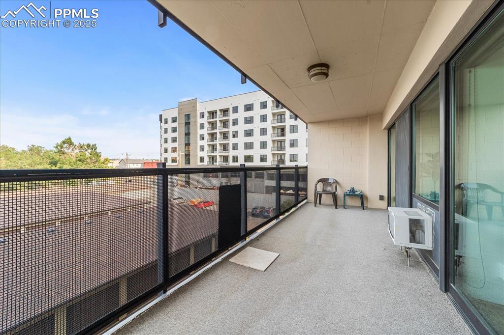 Image 14 of 31: Balcony