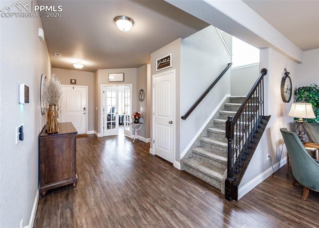 Image 9 of 47: Entry