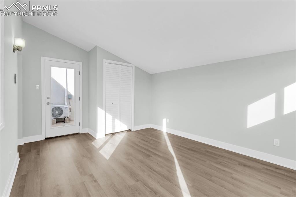 Image 13 of 24: Entry