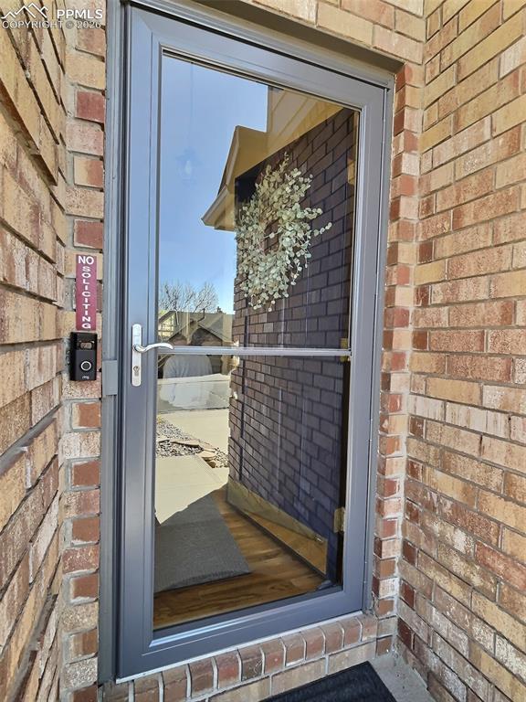 Image 14 of 47: Entry