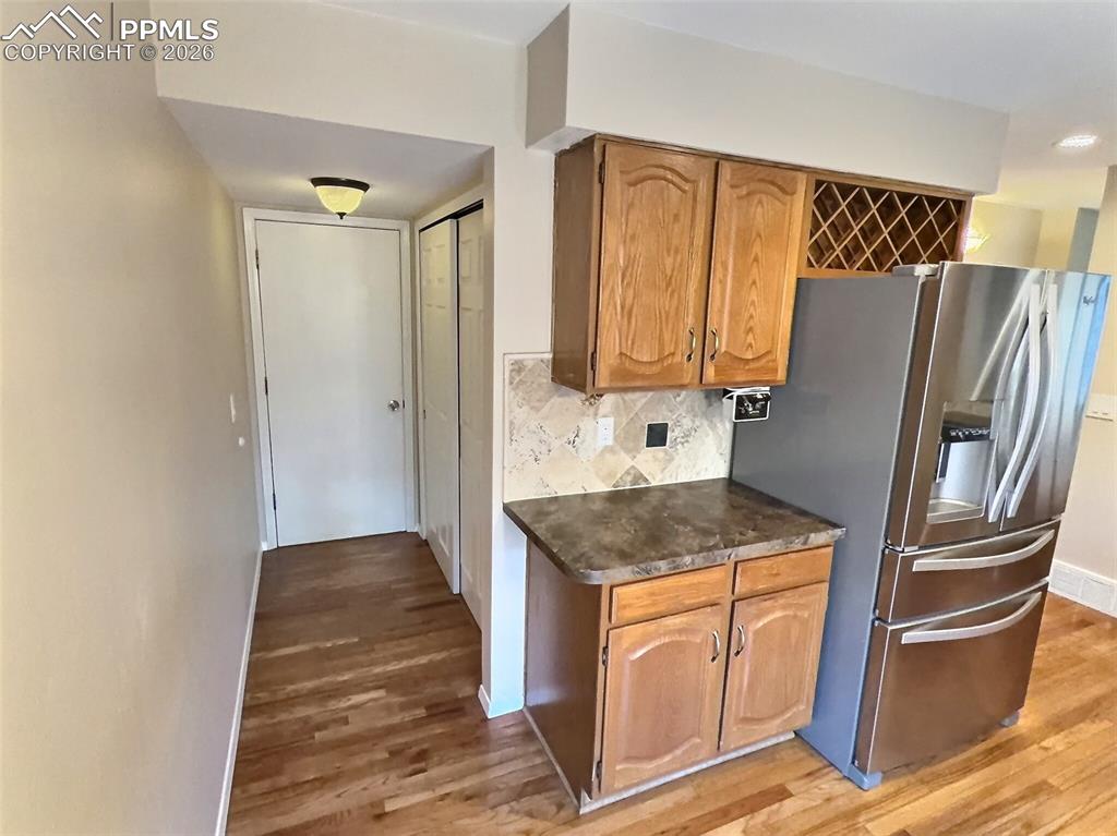 Image 20 of 47: Kitchen