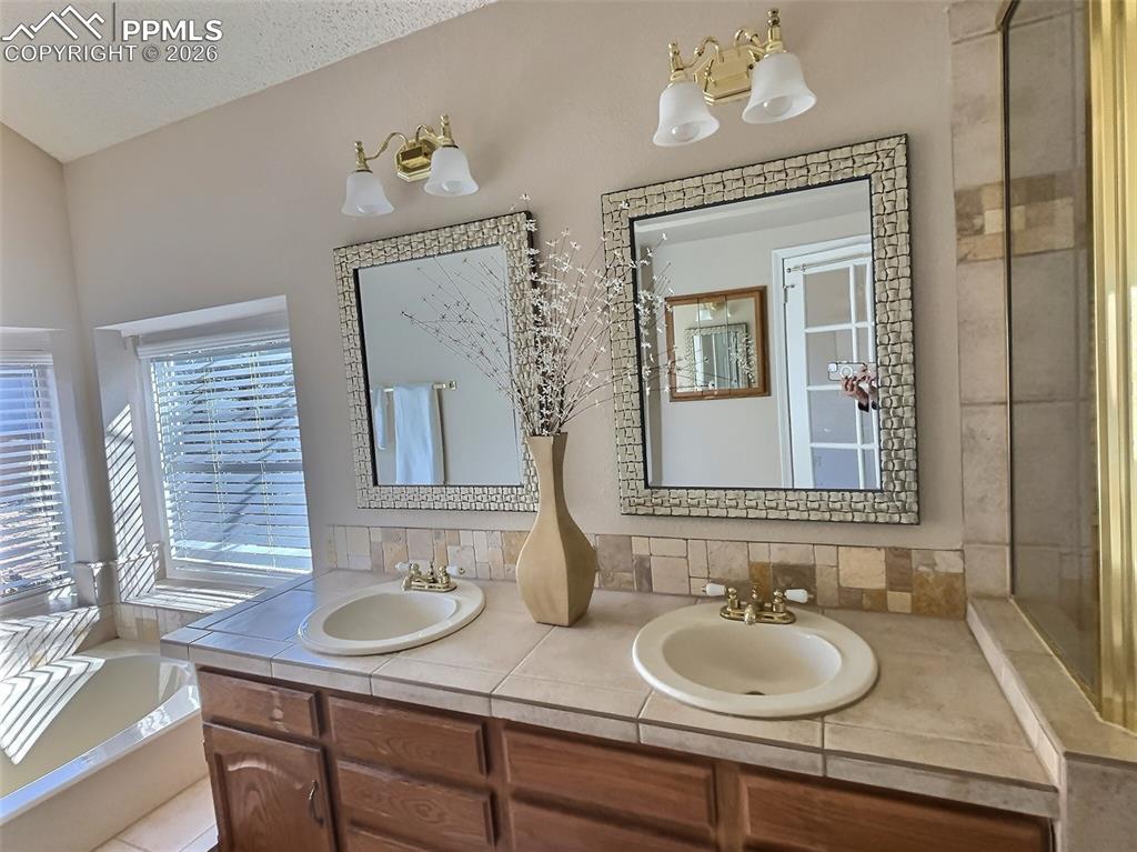 Image 27 of 47: Master Bathroom