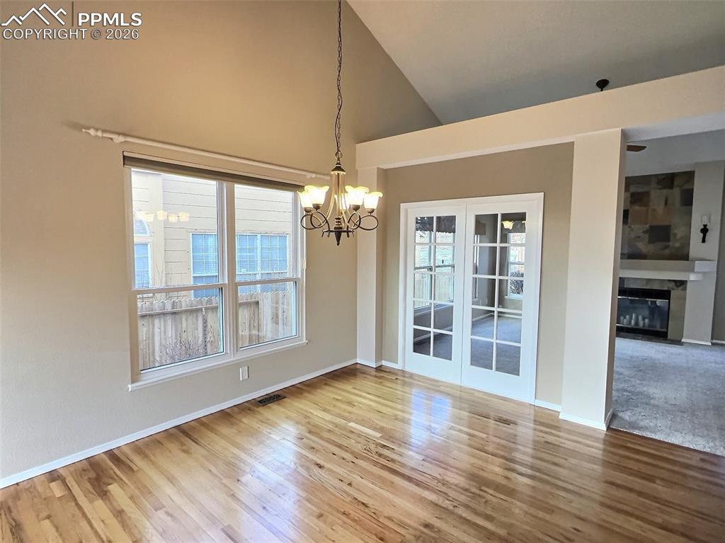 Image 8 of 47: Dining Area