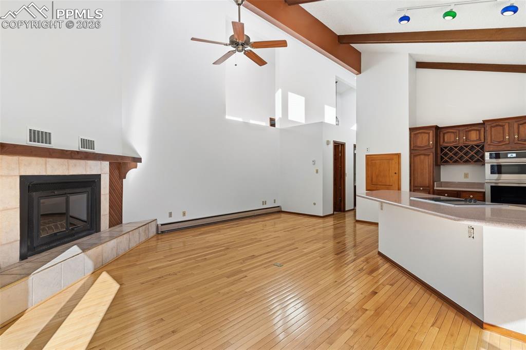 Image 14 of 48: Living Room