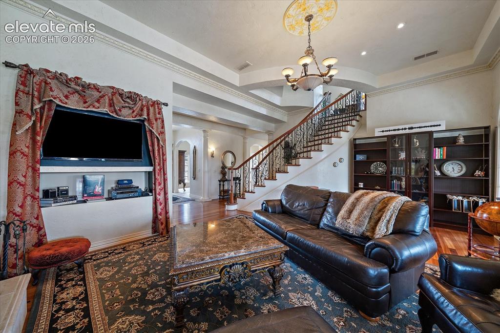 Image 14 of 50: Living Room