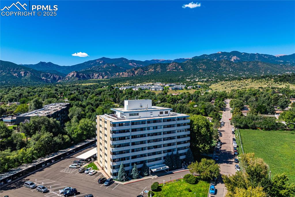 Image 10 of 14: Convient location on the West end of Colorado Springs