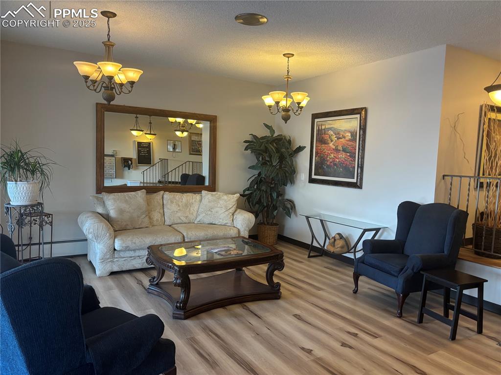 Image 31 of 33: Living Room