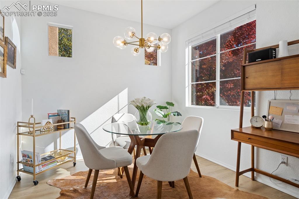 Image 12 of 38: Dining Area