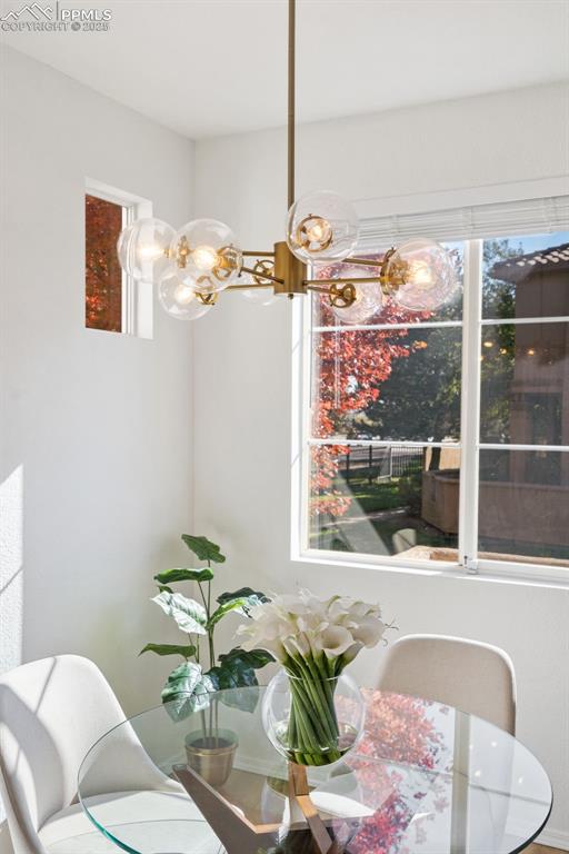 Image 13 of 38: Dining Area