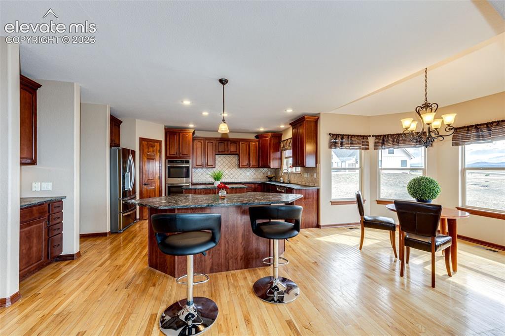 Image 10 of 47: Kitchen
