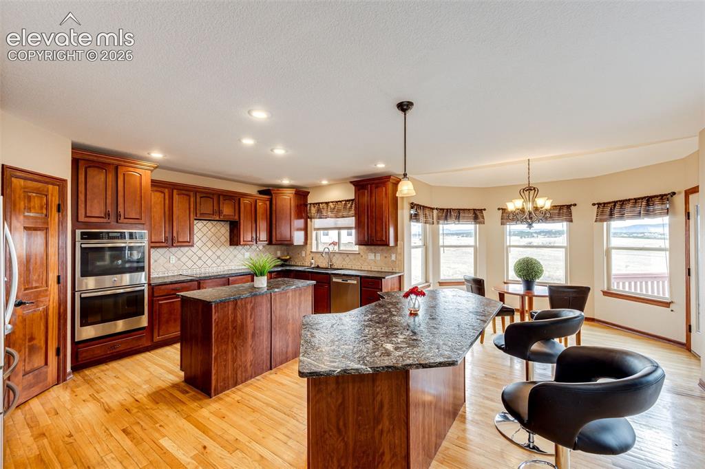 Image 11 of 47: Kitchen