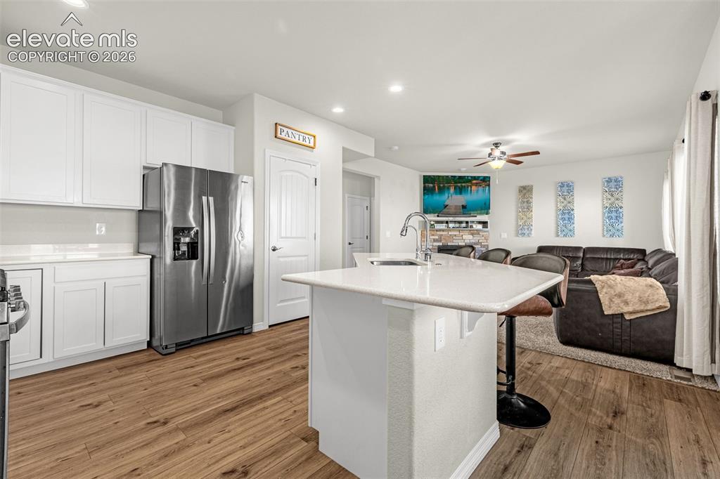 Image 10 of 49: Kitchen