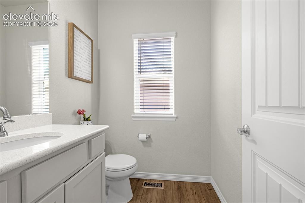 Image 16 of 49: Bathroom