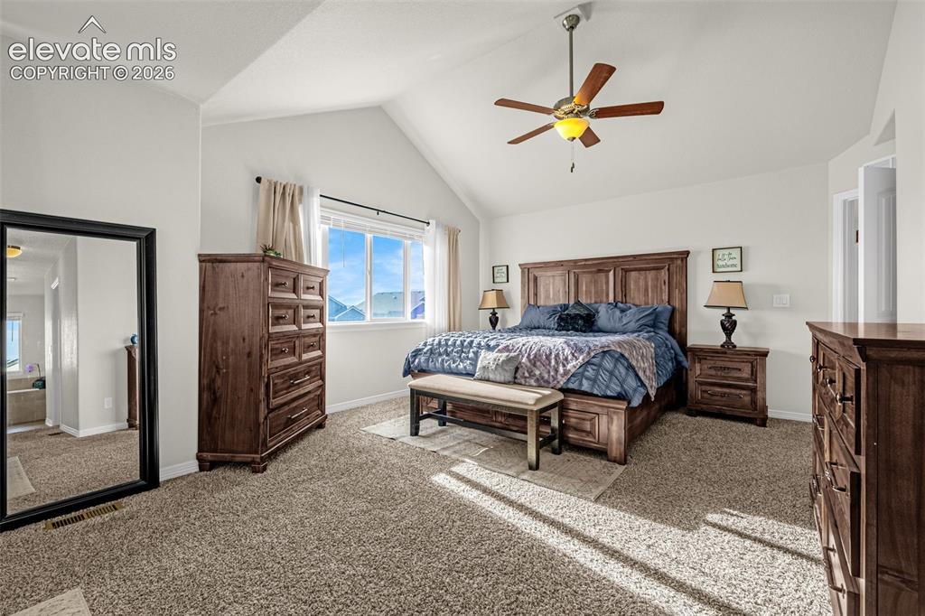 Image 19 of 49: Bedroom